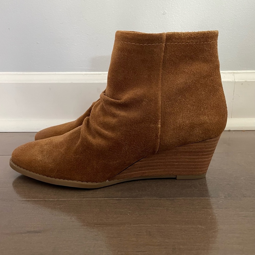 Franco Sarto Winston Women's Brown Leather Bootie Size 9 Small Defect Right Shoe